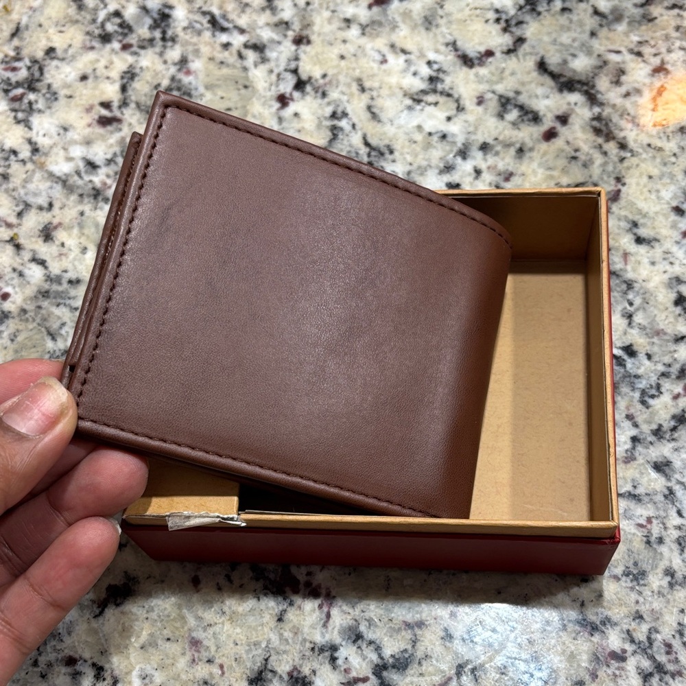 Levi's Brown Leather Wallet NIB Men's New - Picture 4 of 4
